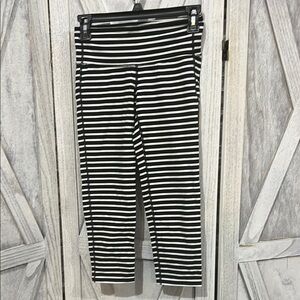 Athleta XS Striped Cropped yoga running Leggings Pants